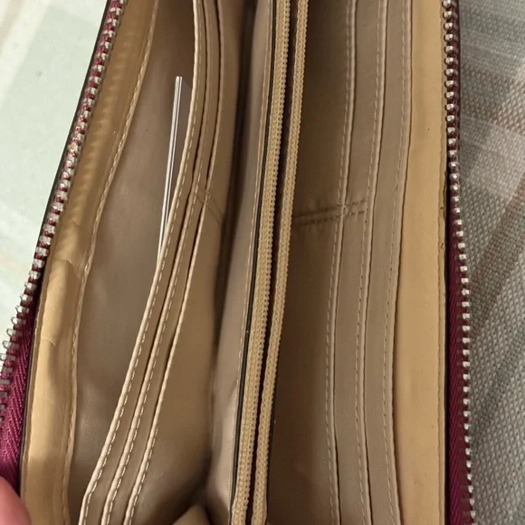 🌸COACH Signature Zip-Around Accordion Wallet – Pretty in Pink!✨ - Picture 4 of 4